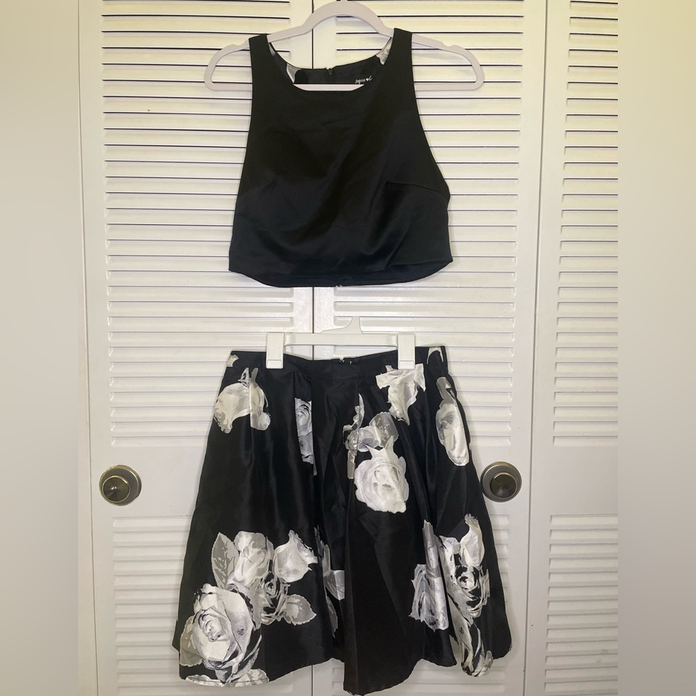 2 piece set dress. perfect for church or an afternoon out 🌸